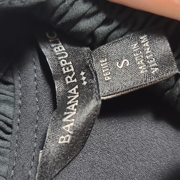 BANANA REPUBLIC NWT Lined Lace Sleeveless Tank Top in Black Size Petite Small - Picture 2 of 14